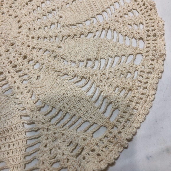 Vintage Doilies 2 handmade - Picture 9 of 10